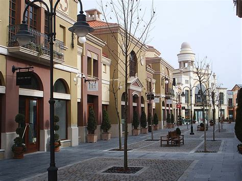 las rozas village.